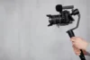 Os 10 Melhores Estabilizadores de Câmera de 2024: da DJI, Zhiyun, FeiyuTech e mais!
